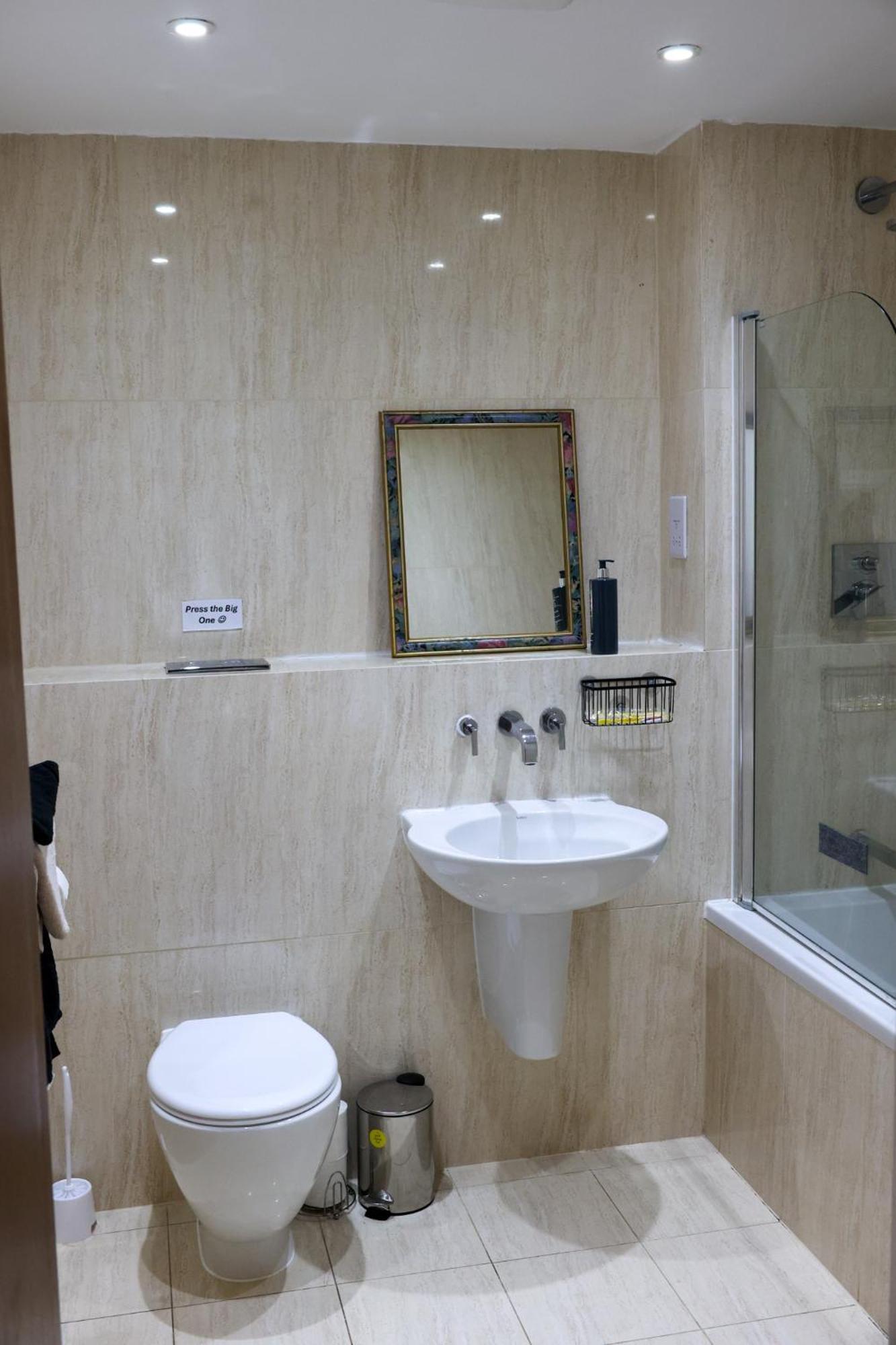 Centrally Located 1Br Apt Near Edg Cricket, University Of Bham, Priory Hospital & Cannon Hill Park Birmingham Exterior foto