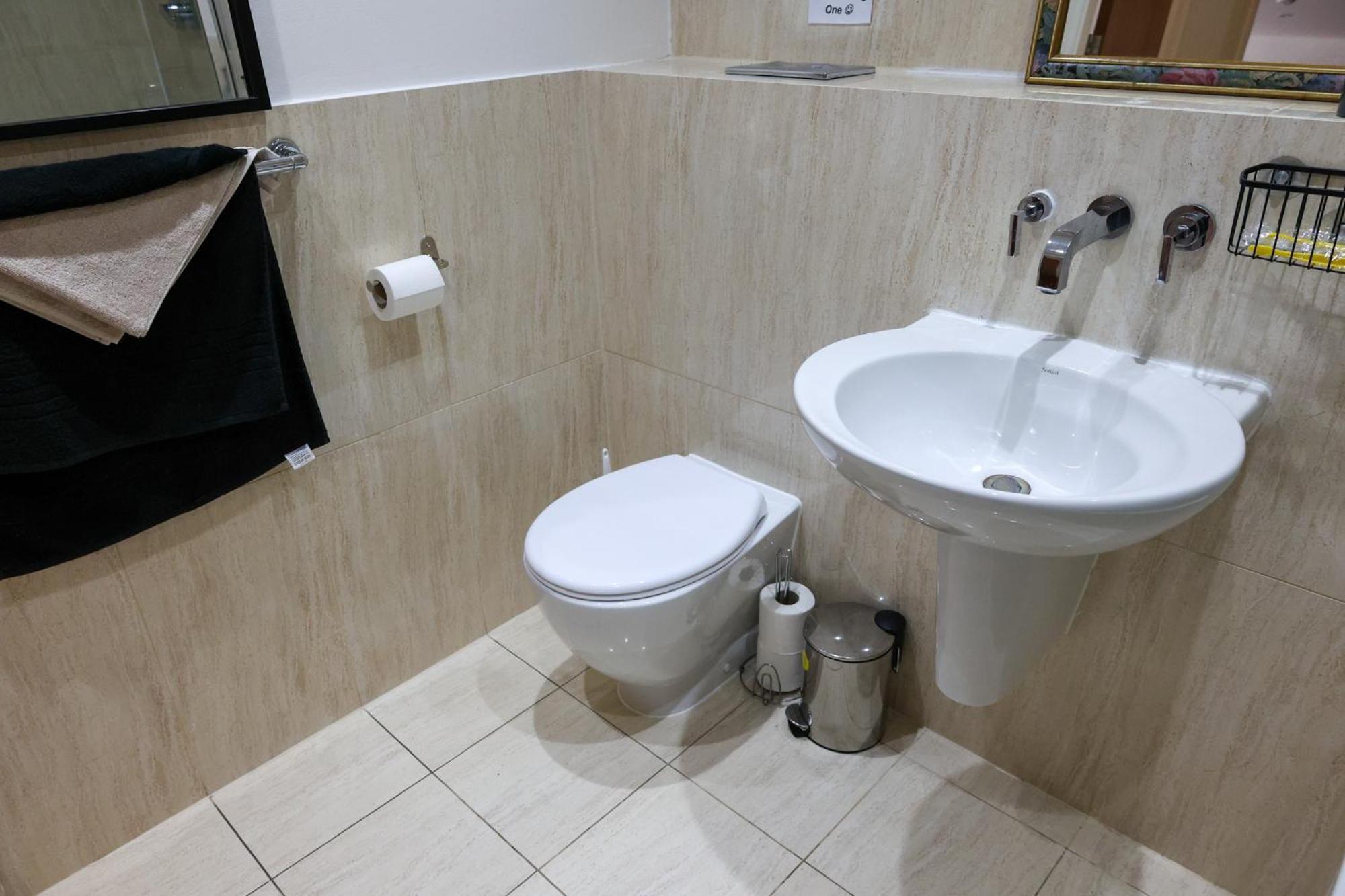 Centrally Located 1Br Apt Near Edg Cricket, University Of Bham, Priory Hospital & Cannon Hill Park Birmingham Exterior foto